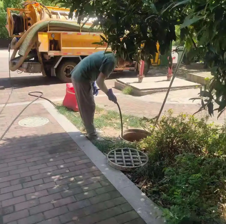 华蓥市政排污管道清淤疏通——专业团队，让您全程省心！